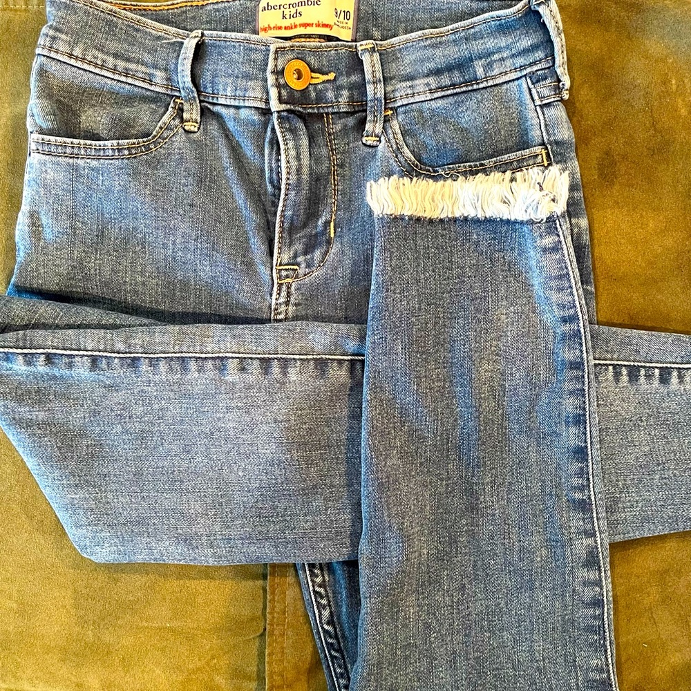 Abercrombie & Fitch- Girls pants size 9/10